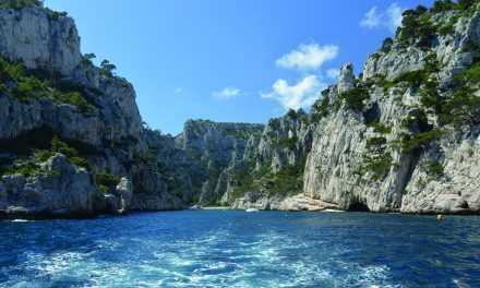 Les calanques de Cassis pleines de soleil