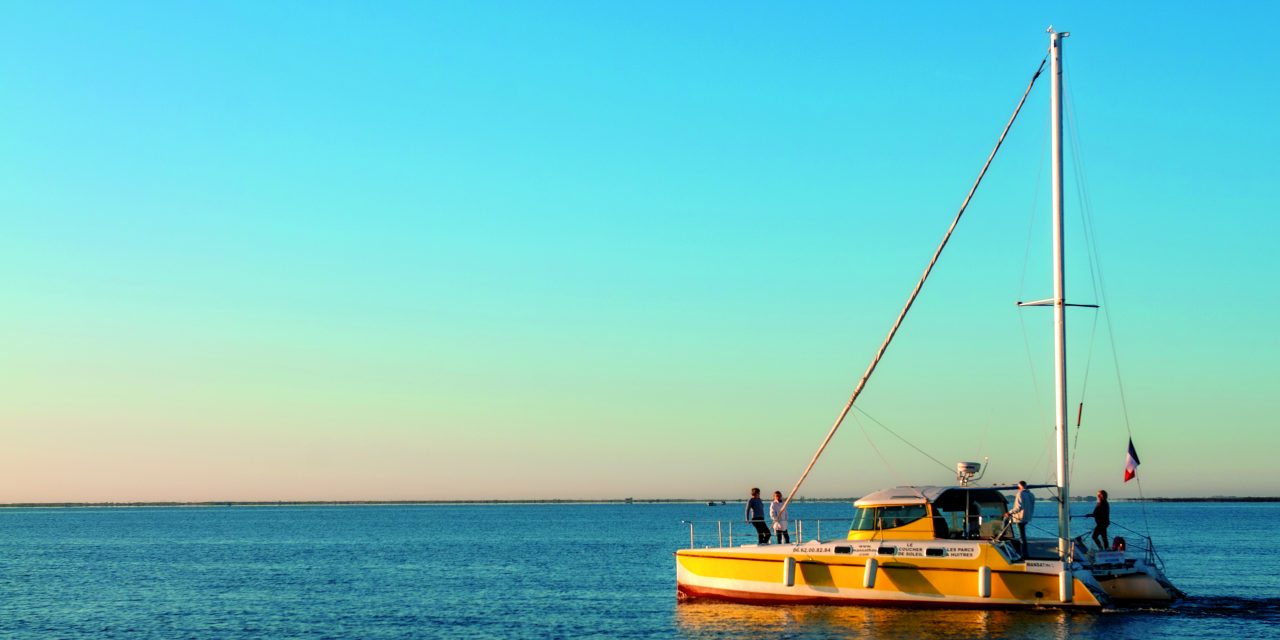 Mer ou étang sur catamaran