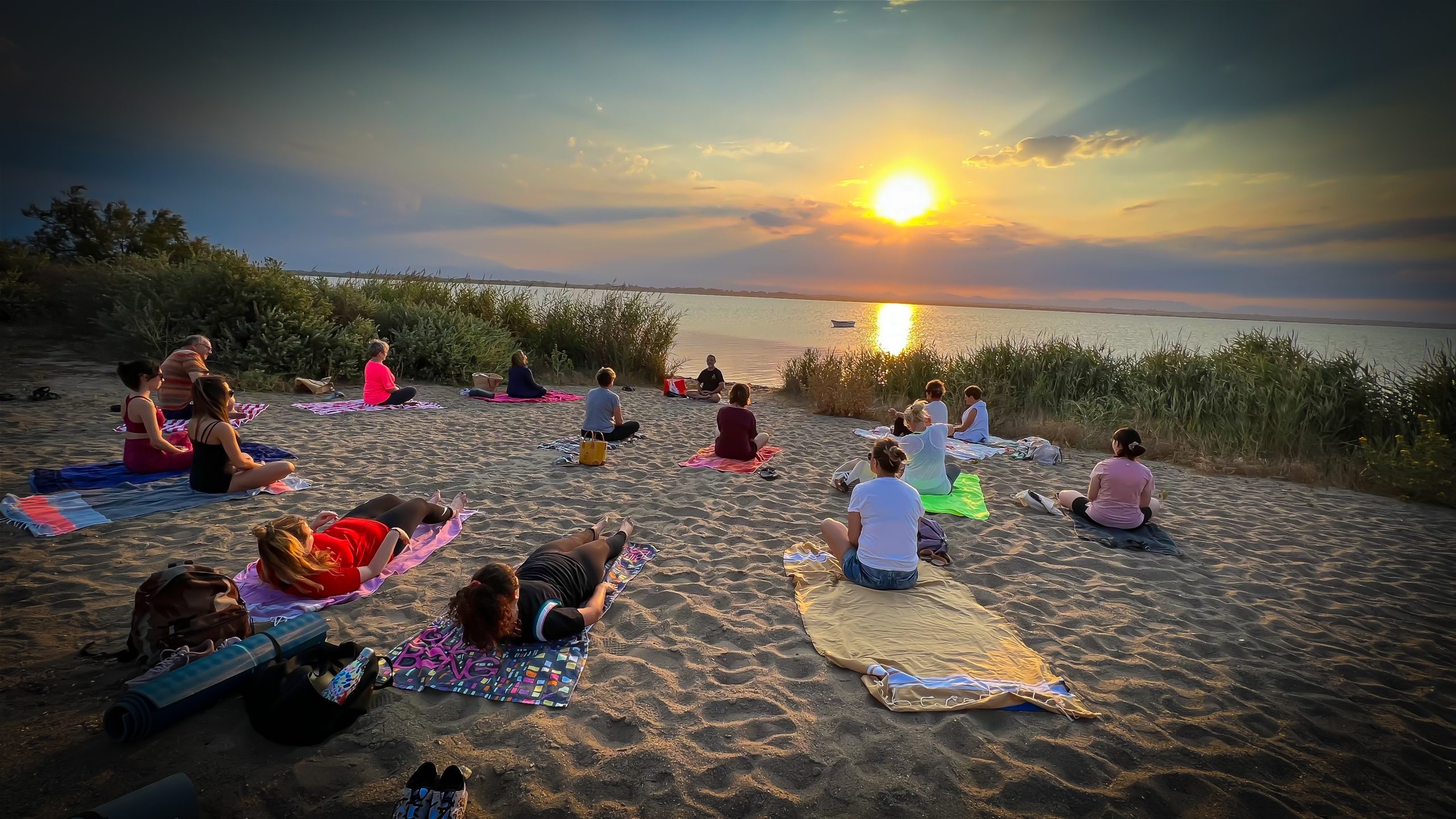 BEACH YOGA COUCHER DE SOLEIL