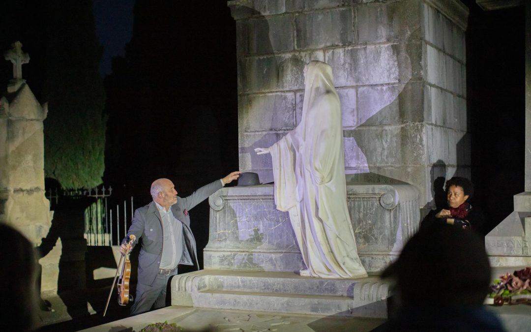 RONDE DE NUIT : PORTRAITS DE FEMMES DU CIMETIÈRE VIEUX