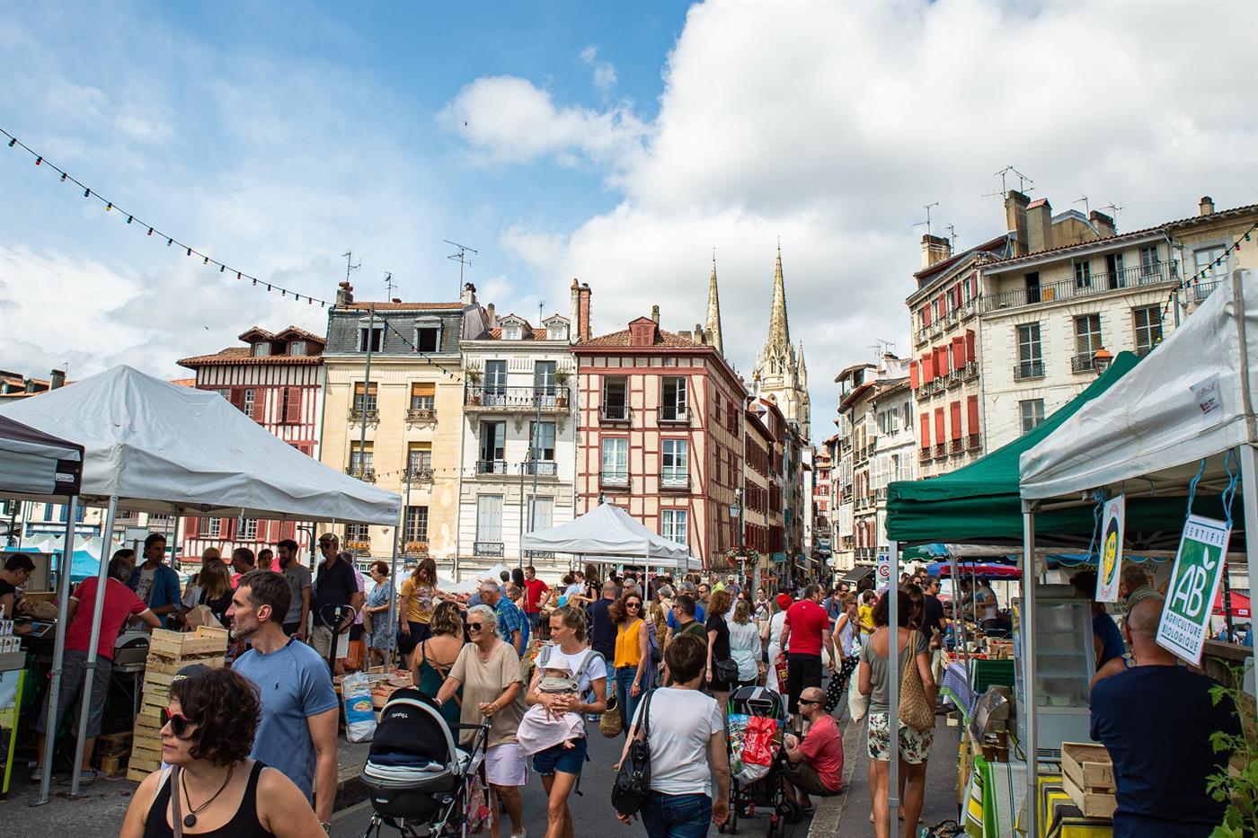 17-marche-halles–c–Mathieu-Prat (1)