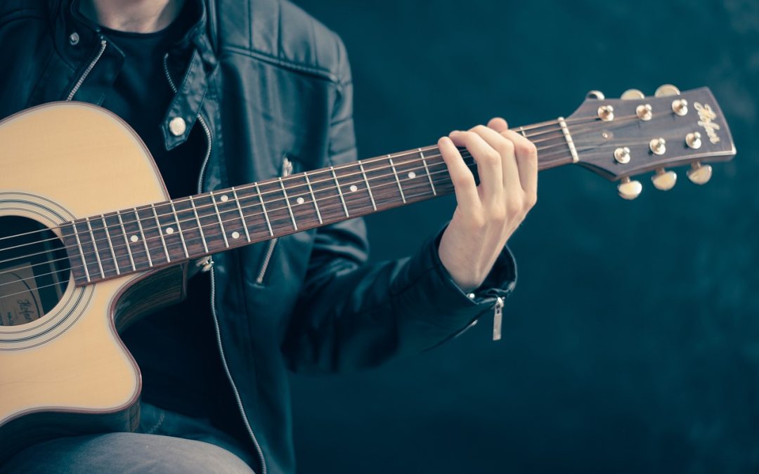 Concert de Simon Chenet – Pop World, Groove & Vagabondages