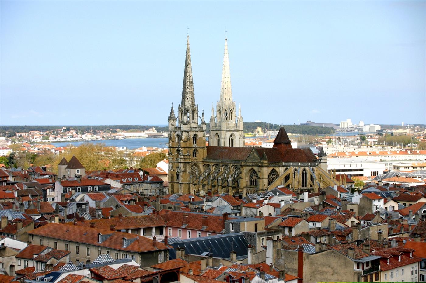 Cathedrale-pour-tour-sud–Ville-de-Bayonne