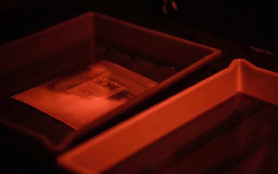 LUMIÈRE D’ENCRE – LE LABO PHOTO QUI FAIT REVIVRE L’ARGENTIQUE