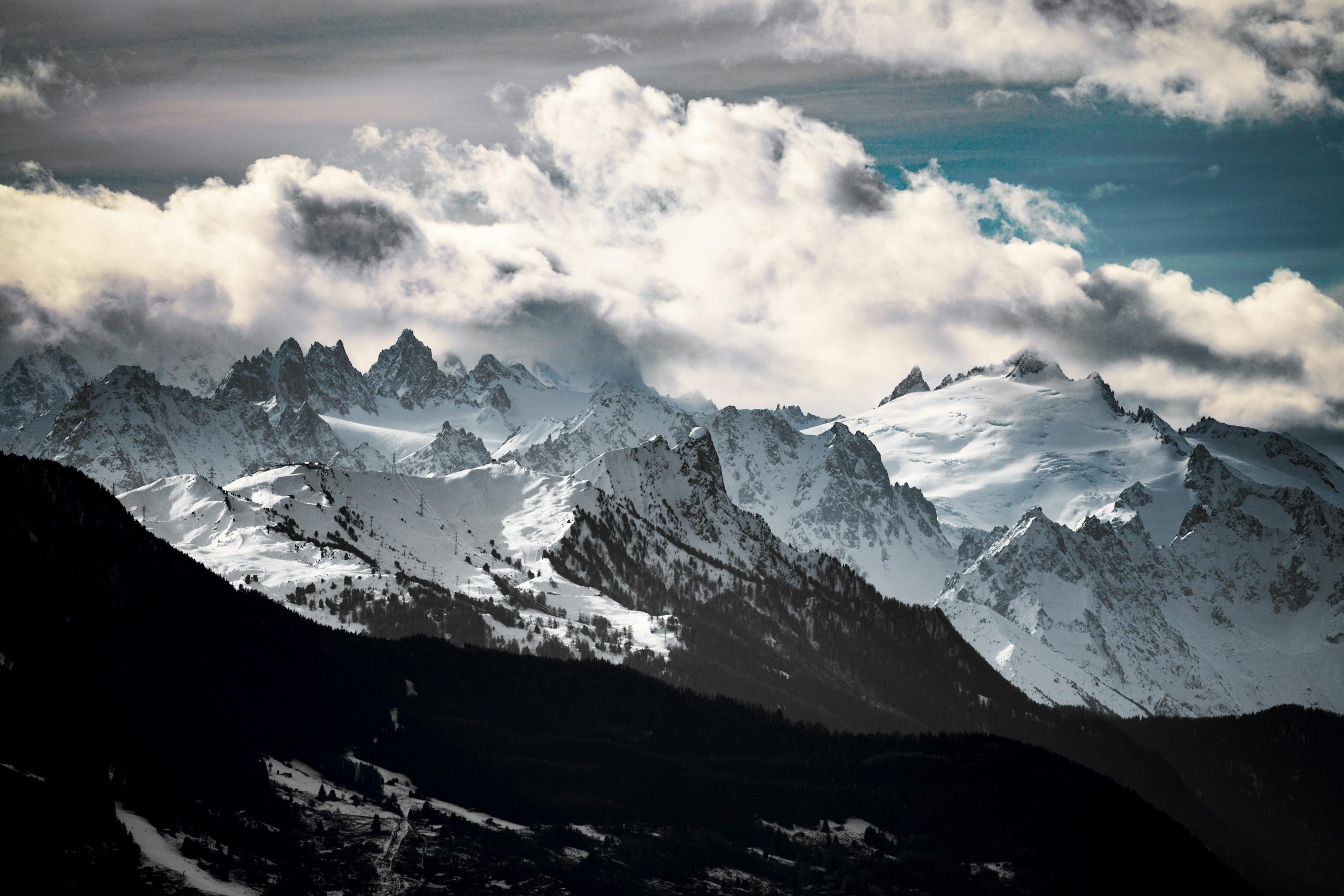 pexels-hugosykes-14932379 Crans Montana, photo de Hugo Sykes