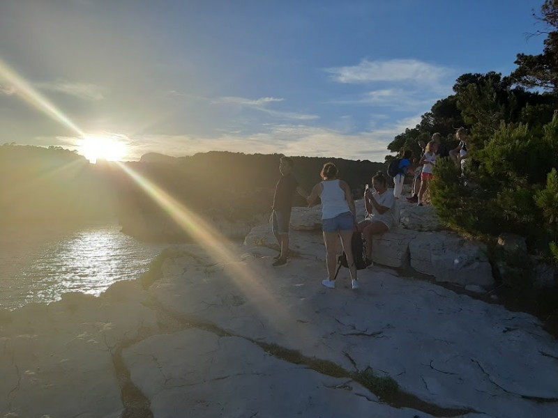 randonnee Cassis balade guidee au crepuscule aux portes des calanques