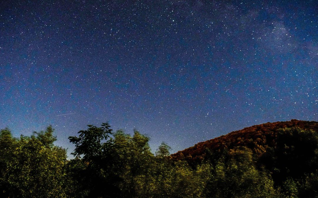 Randonnée à la frontale et observation des étoiles