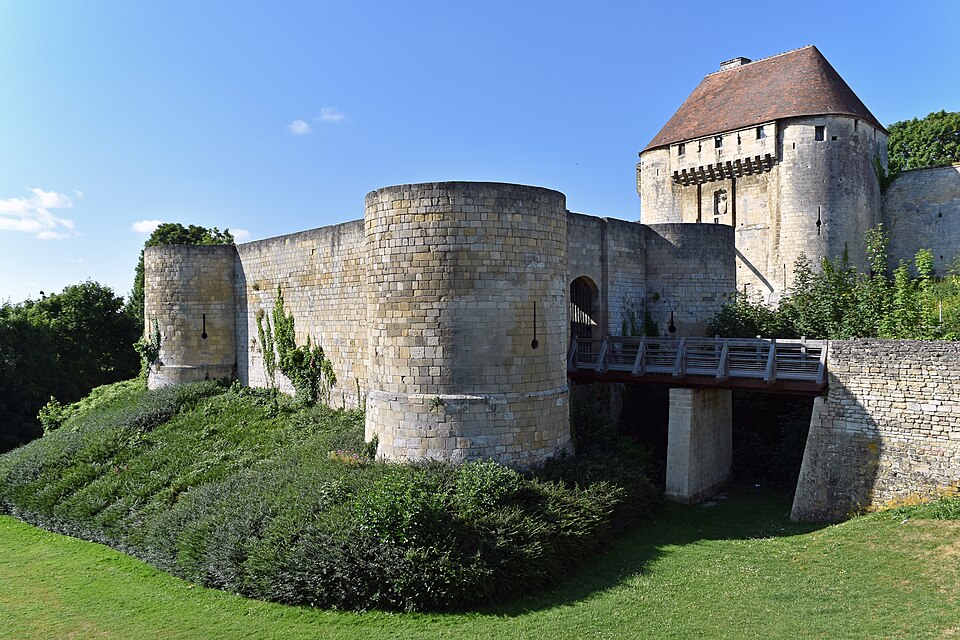 Barbacane-de-la-porte-des-Champs-du-chateau-de-Caen-DSC0-1257