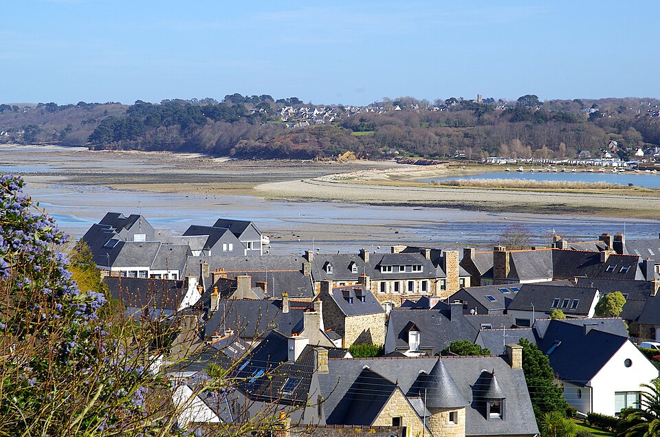 Vue_sur_l’entrée_de_ville_de_Perros-Guirec